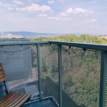 Airport For Two, Free Parking, Airport View 브라티슬라바